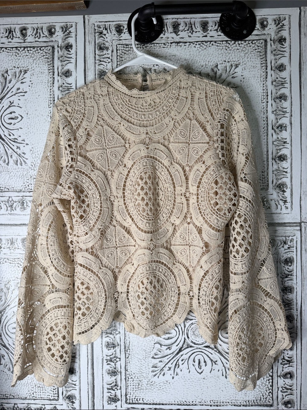 Women's Cream Crochet Lace Long-Sleeve Top